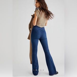 We The Free Jayde Flare Jeans. Size 26, Night Sky